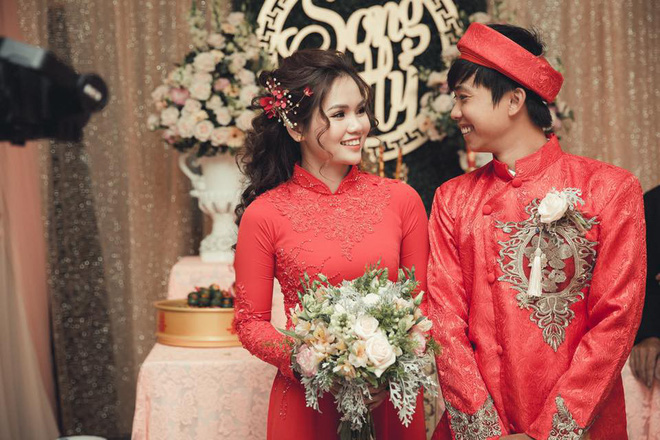 Nổi tiếng vì clip bố gạt nước mắt tiễn con về nhà chồng, cô gái Sài Gòn tiết lộ chuyện hậu trường cảm động Nổi tiếng vì clip bố gạt nước mắt tiễn con về nhà chồng, cô gái Sài Gòn tiết lộ chuyện hậu trường cảm động